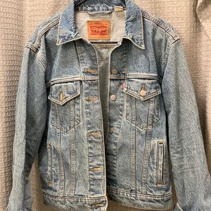 Levi’s boyfriend trucker jean denim jacket L large